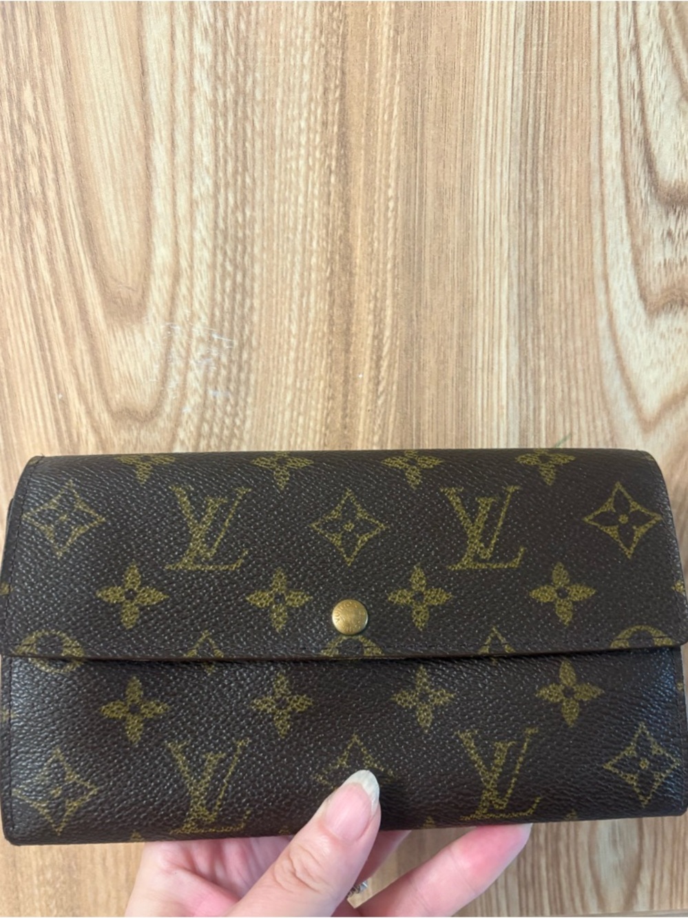 Auth Louis Vuitton Monogram Sarah wallet